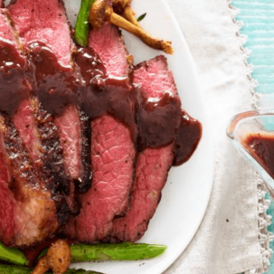 Picanha met saus van blauwe bessen